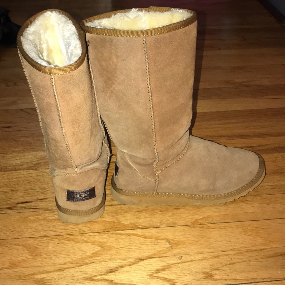 UGG women’s boots W10